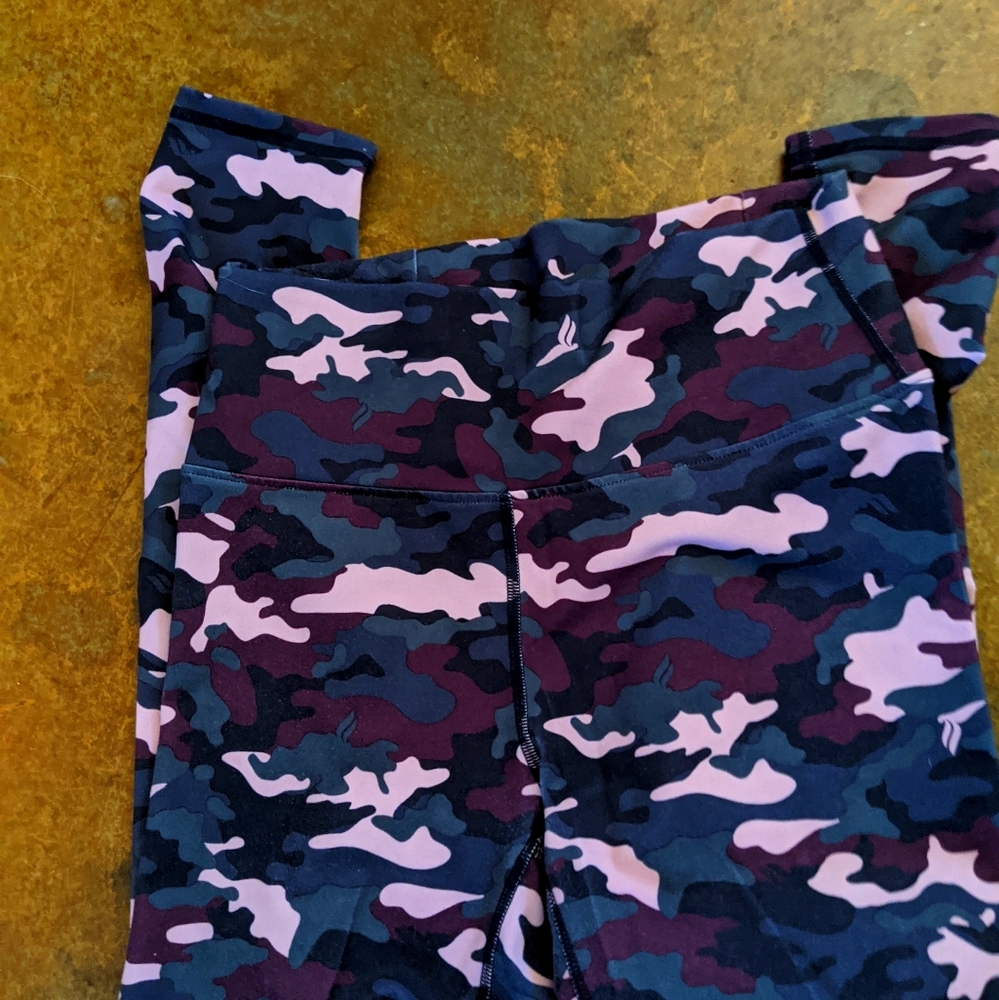 Pink Camo Powerhold